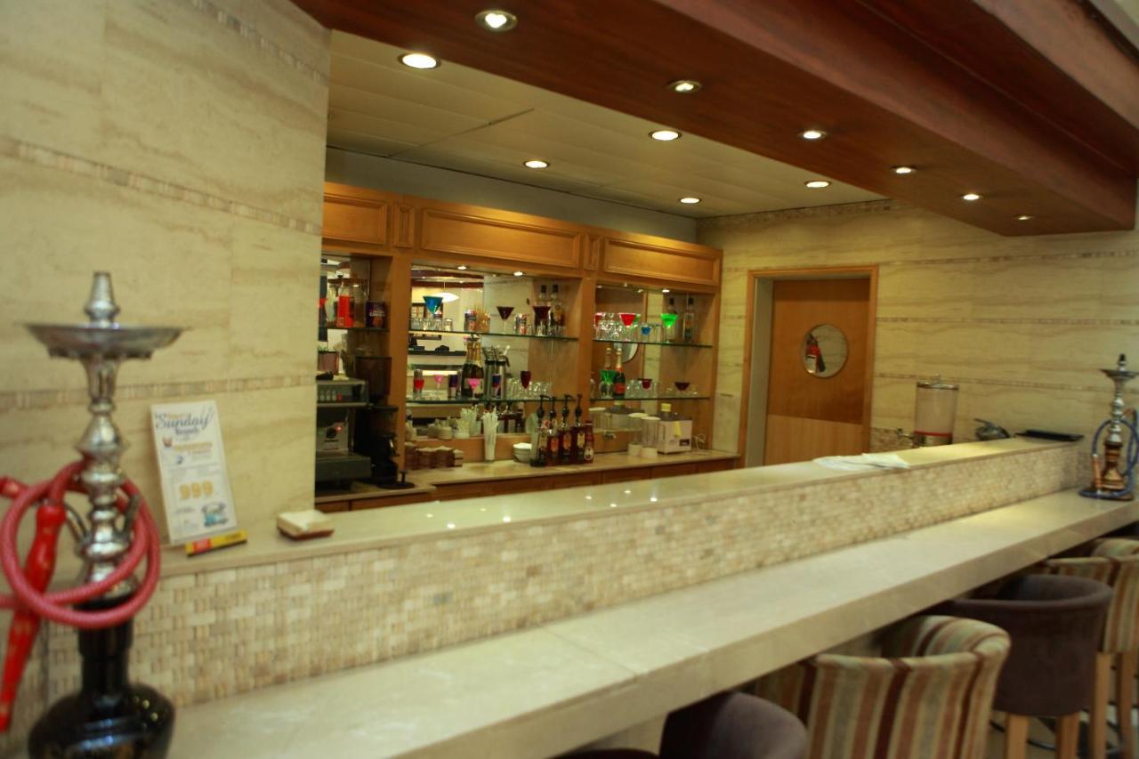 Regent Plaza Hotel&Convention Center Karachi Buitenkant foto