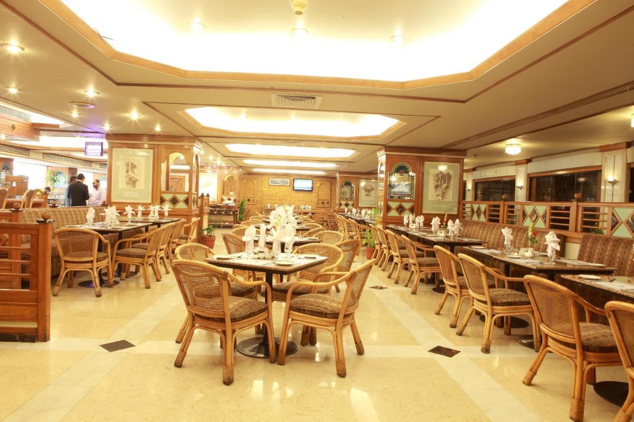 Regent Plaza Hotel&Convention Center Karachi Buitenkant foto