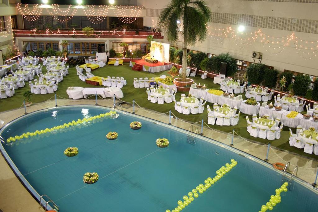 Regent Plaza Hotel&Convention Center Karachi Buitenkant foto