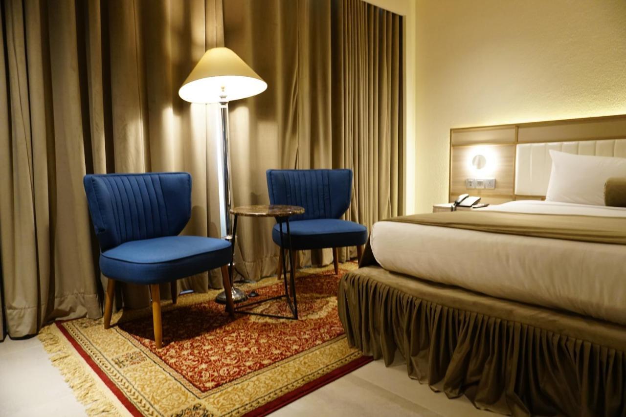 Regent Plaza Hotel&Convention Center Karachi Buitenkant foto